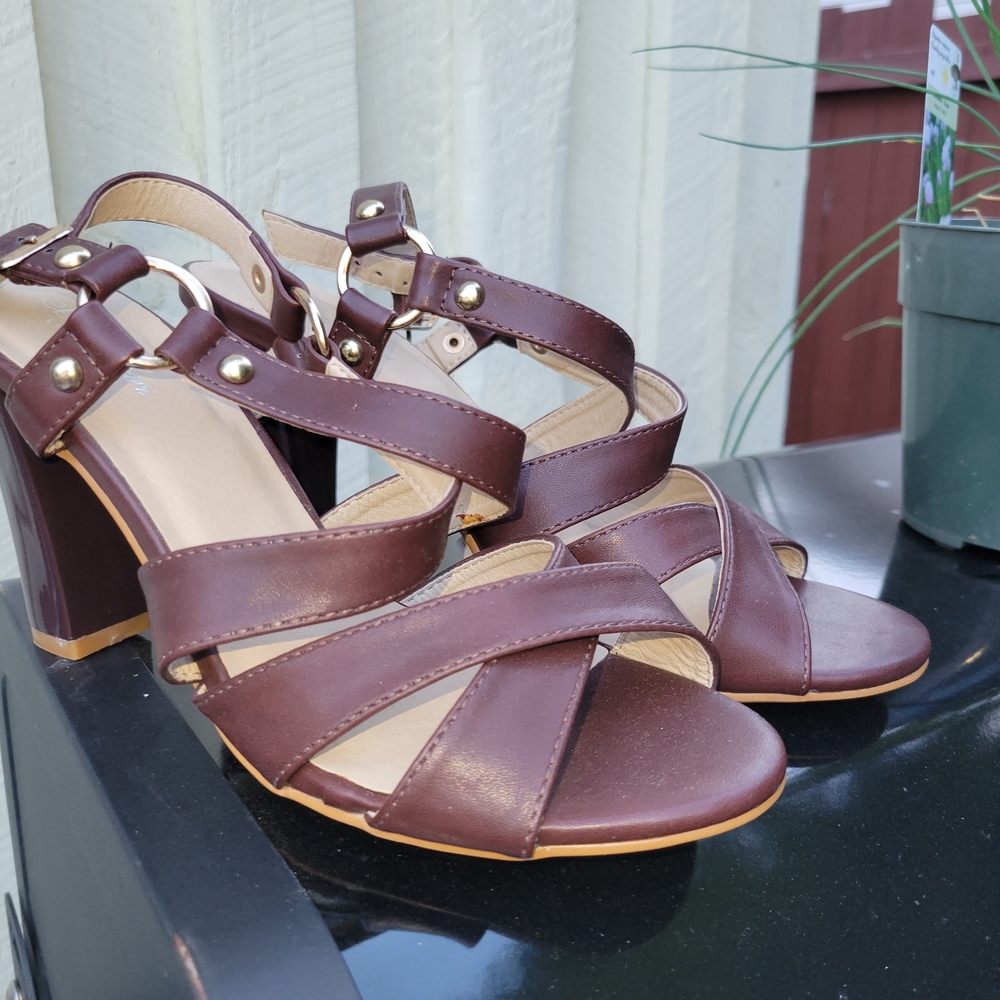 Chic Brown Strappy Heels